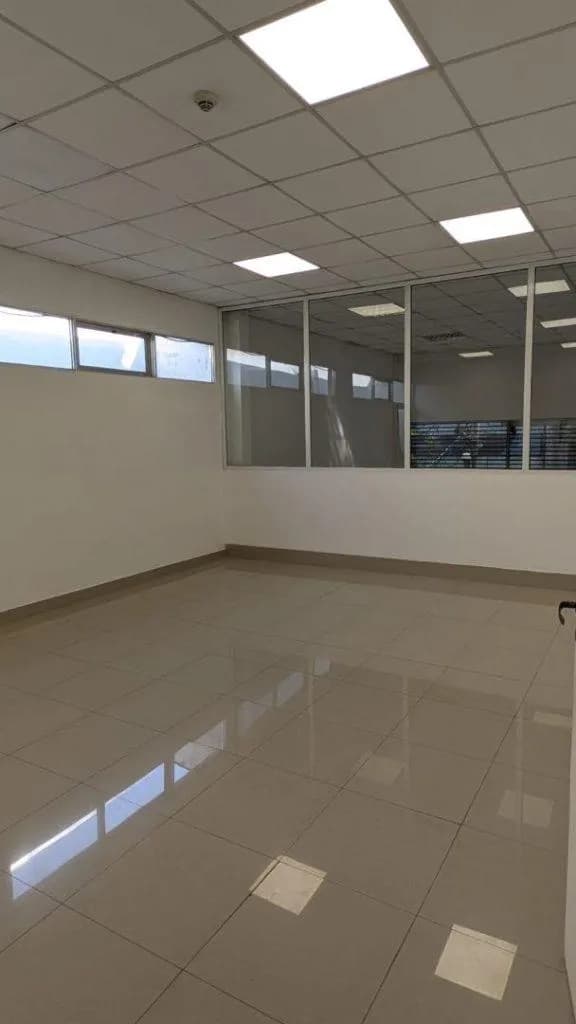 Alquiler de excelente local de gran magnitud en el centro de Posadas, Misiones