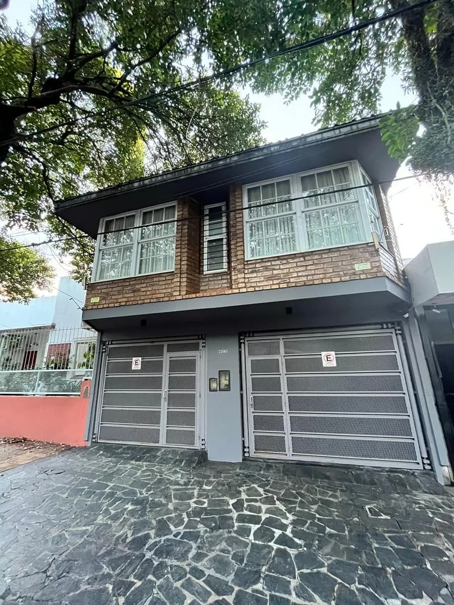 Casa centrica en Venta en posadas con 3 habitación y un local