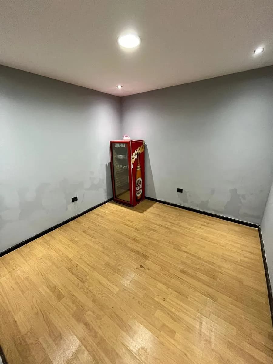Casa centrica en Venta en posadas con 3 habitación y un local
