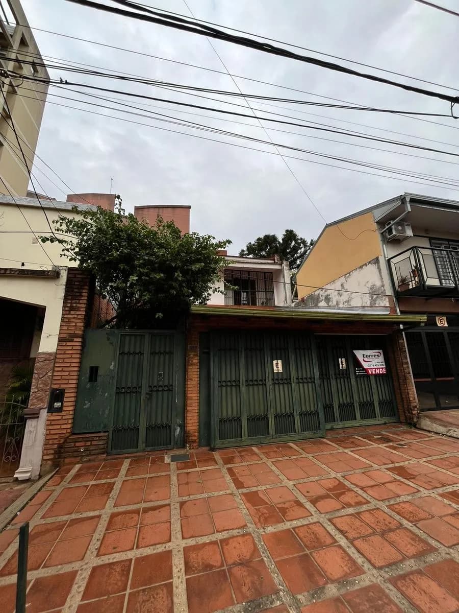 Casa de 3 Dormitorios Centrica en Venta