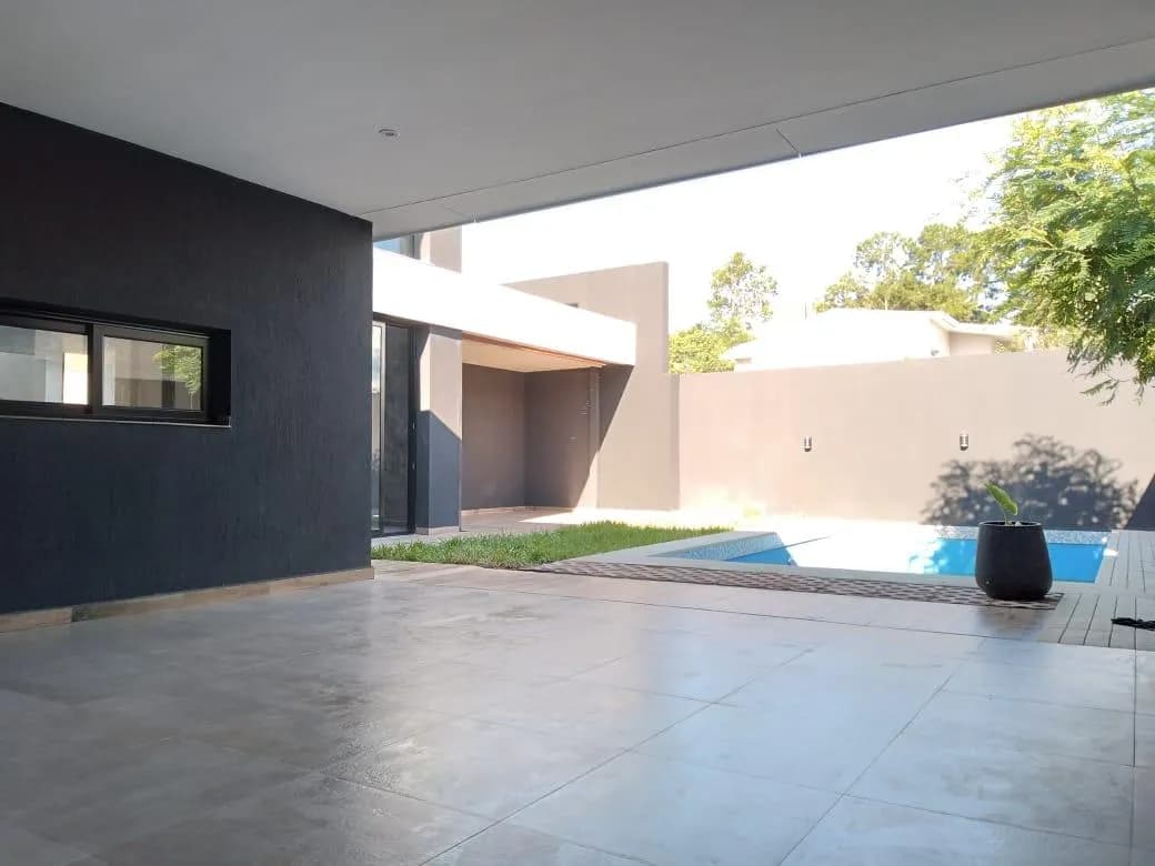 Moderna Casa de 3 dormitorios en VENTA