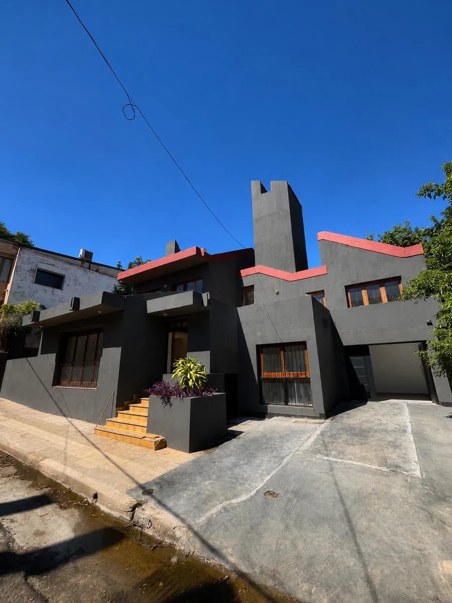 Casa en Venta sobre Costanera de Posadas de 4 dormitorios