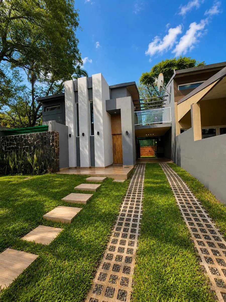 Casa de 3 dormitorios en Venta en el Barrio Cerrado Panambi