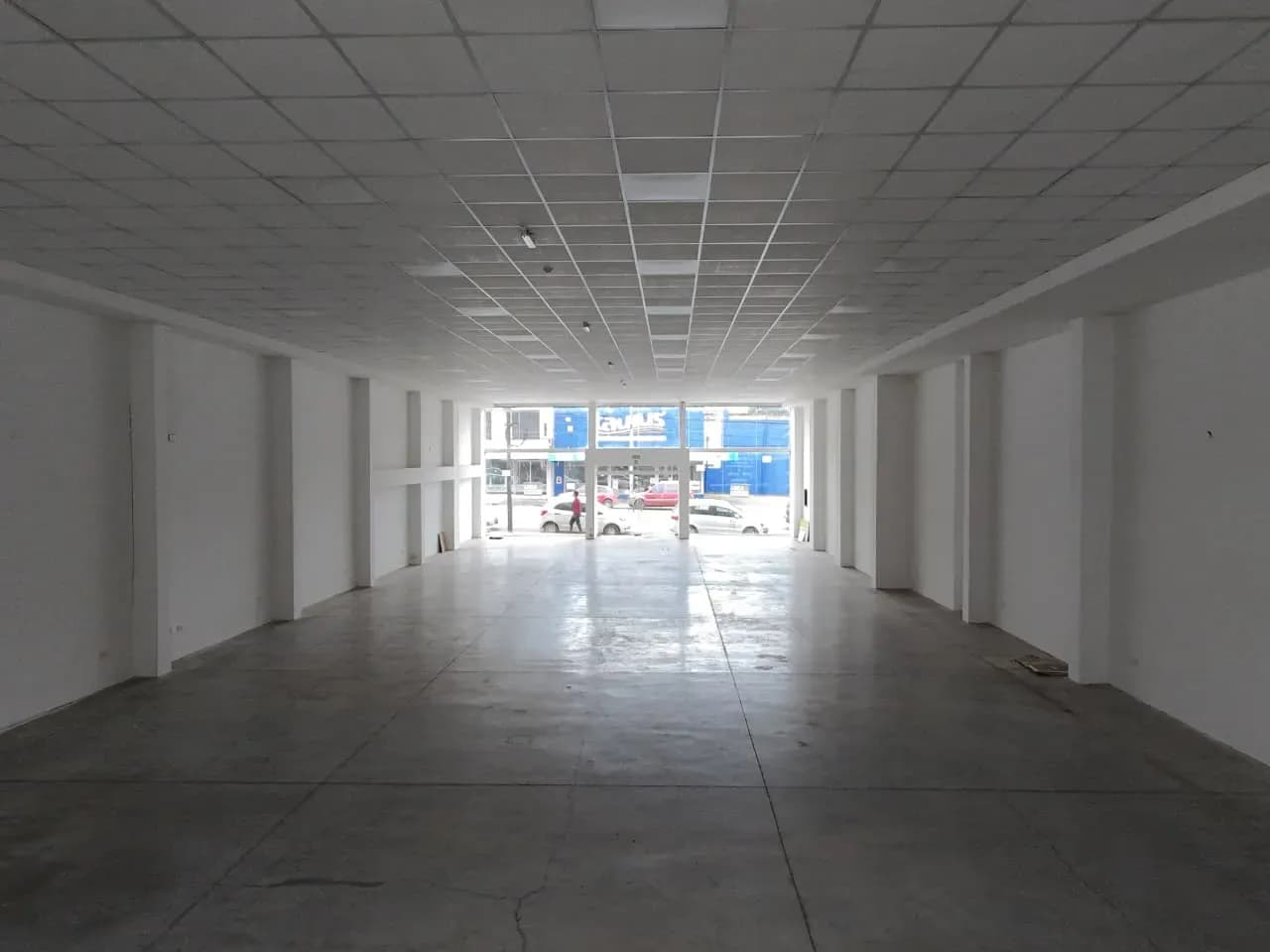 Local de gran magnitud sobre Avenida Uruguay Posadas Misiones