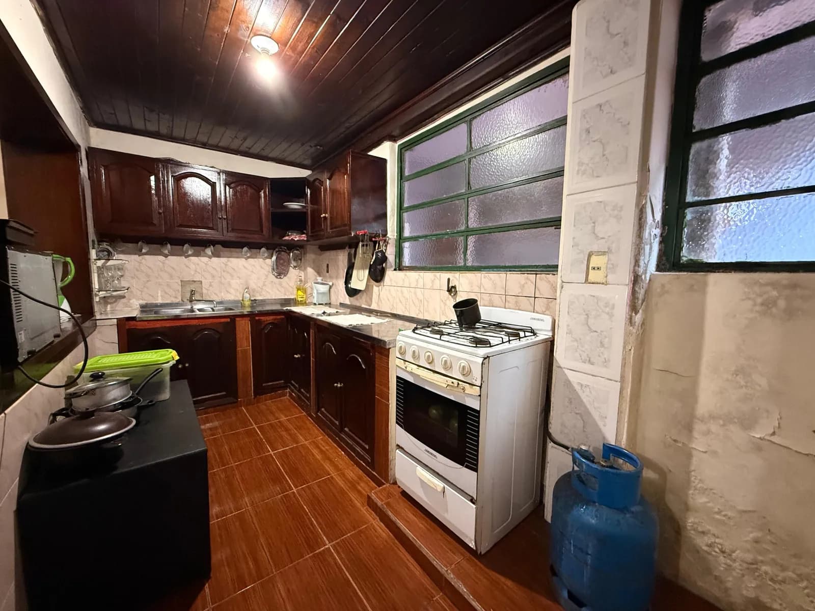 Casa en Venta calle Ivanoski, casi Roque González – BAJA DE VALOR!!