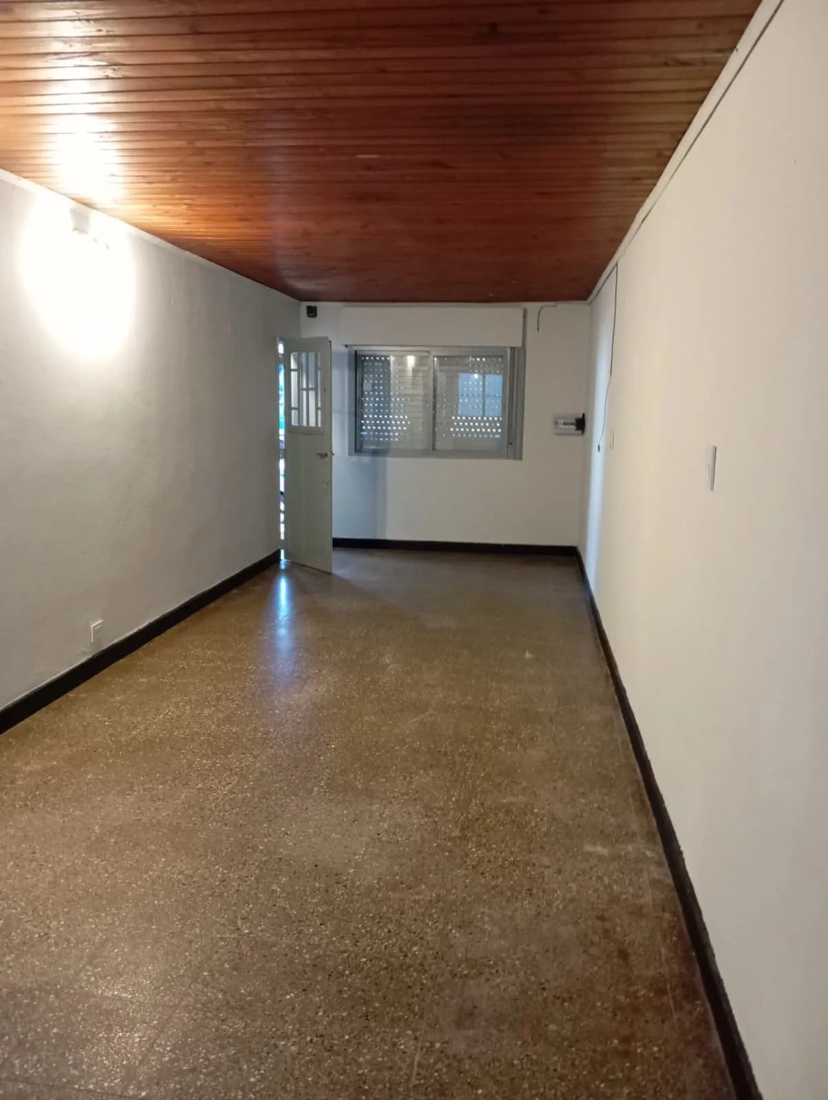 CASA EN ALQUILER 2 dormitorios– ZONA TRÍPOLI Y AV. CHACABUCO