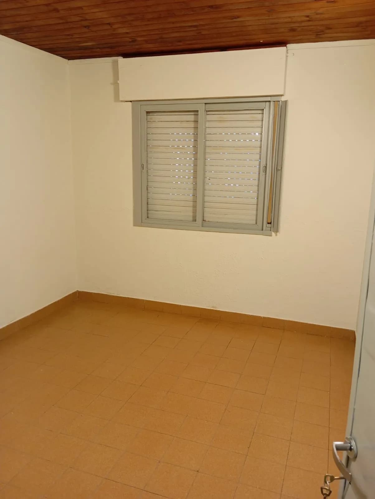 CASA EN ALQUILER 2 dormitorios– ZONA TRÍPOLI Y AV. CHACABUCO