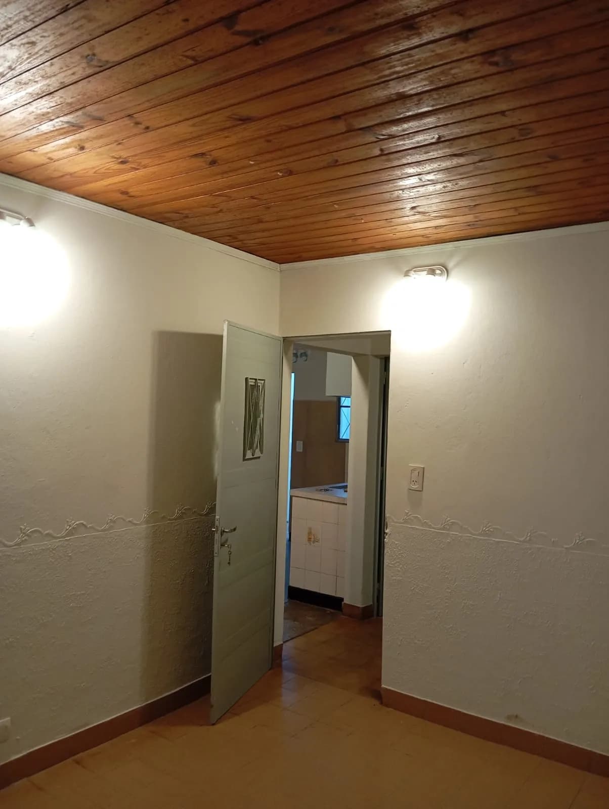 CASA EN ALQUILER 2 dormitorios– ZONA TRÍPOLI Y AV. CHACABUCO