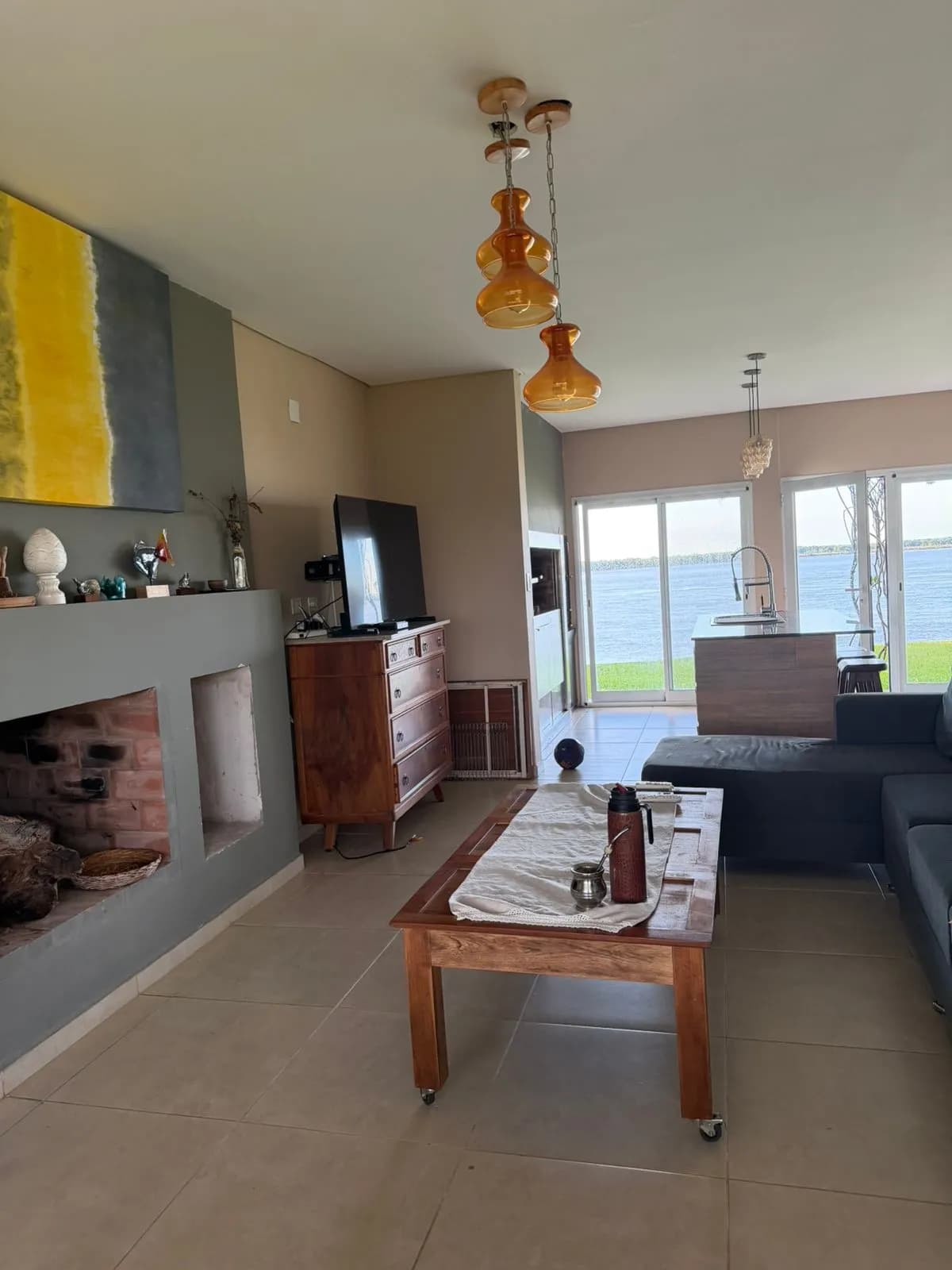 Casa en Venta 1.250 m² con bajada propia a la playa y vistas abiertas al río.