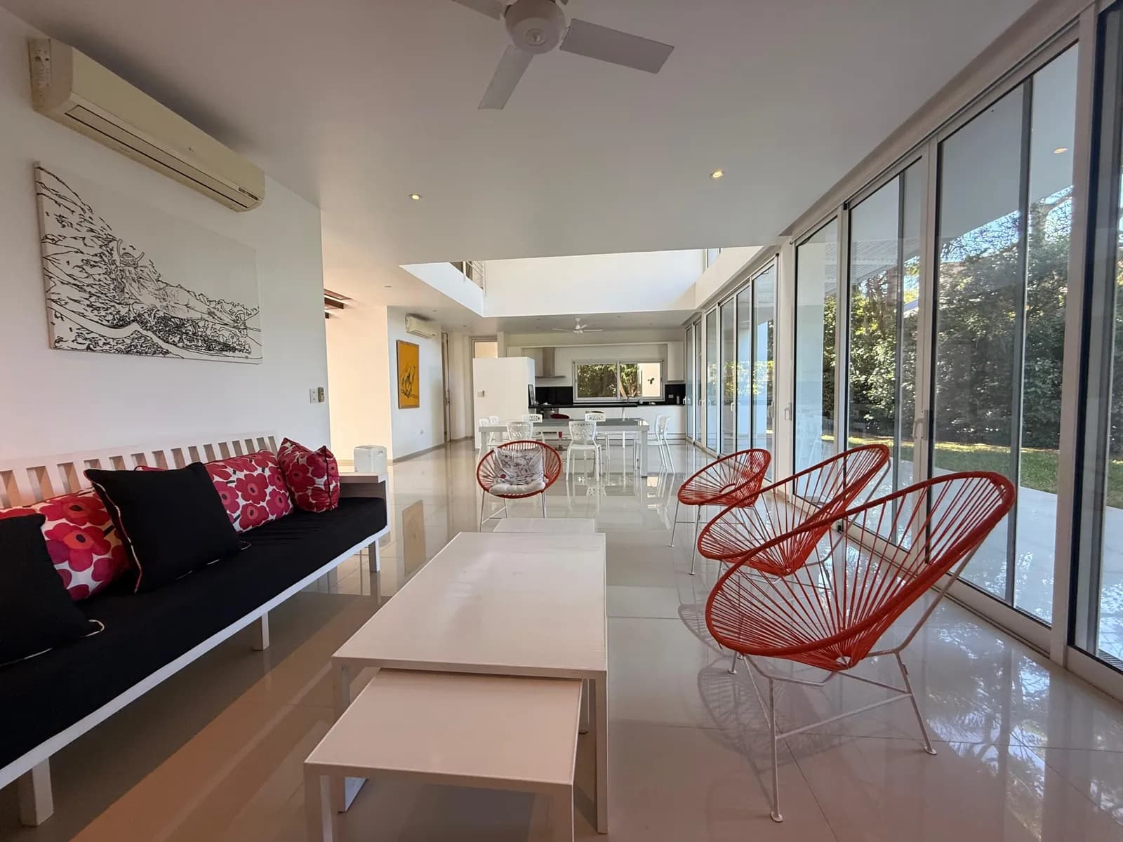 Casa en Venta 4 dormitorios en Barrio Puerto Laurel