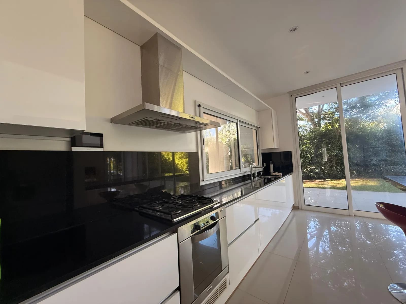 Casa en Venta 4 dormitorios en Barrio Puerto Laurel
