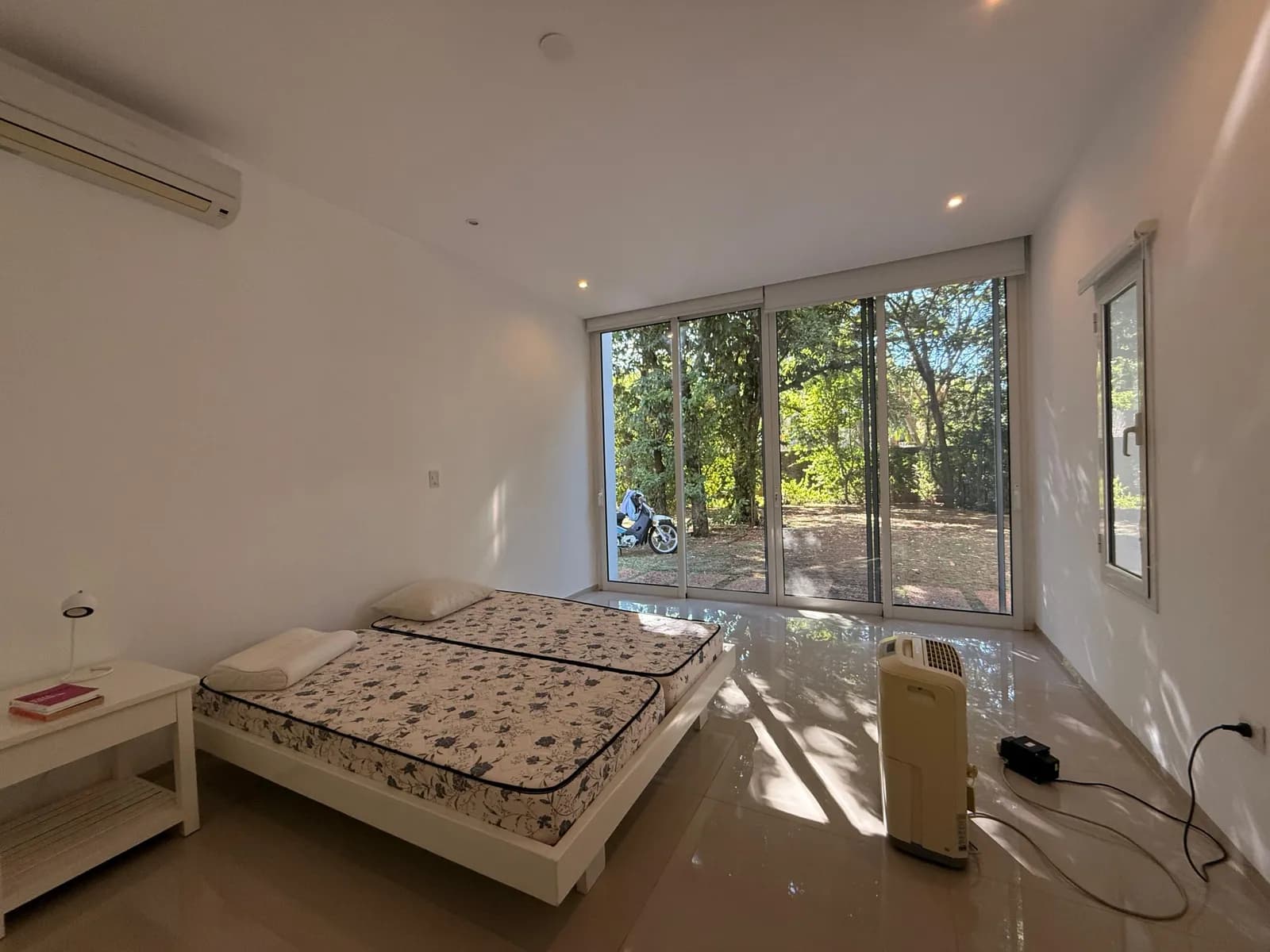 Casa en Venta 4 dormitorios en Barrio Puerto Laurel