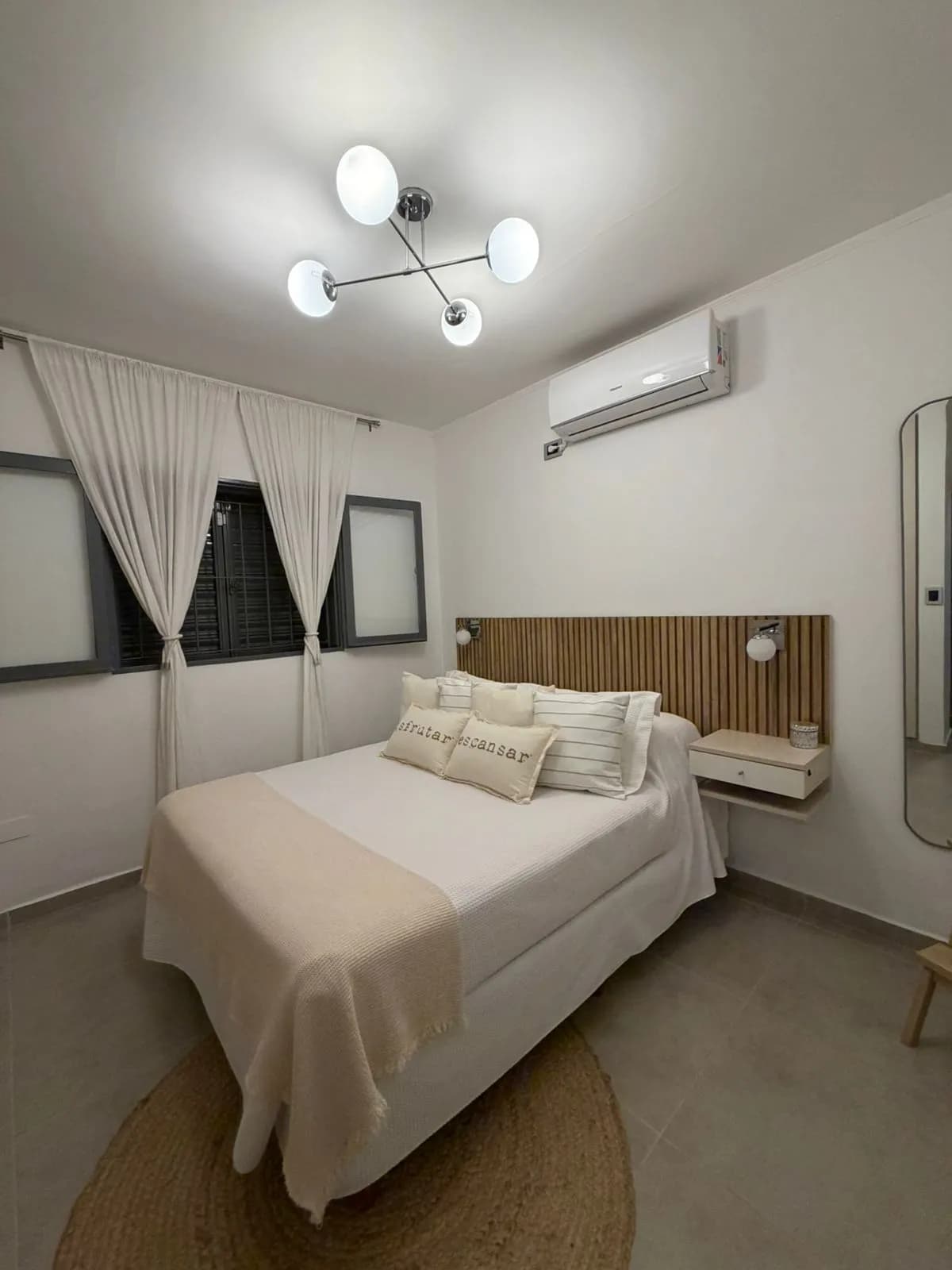 Casa en venta Av. López y Planes esquina Eva Perón