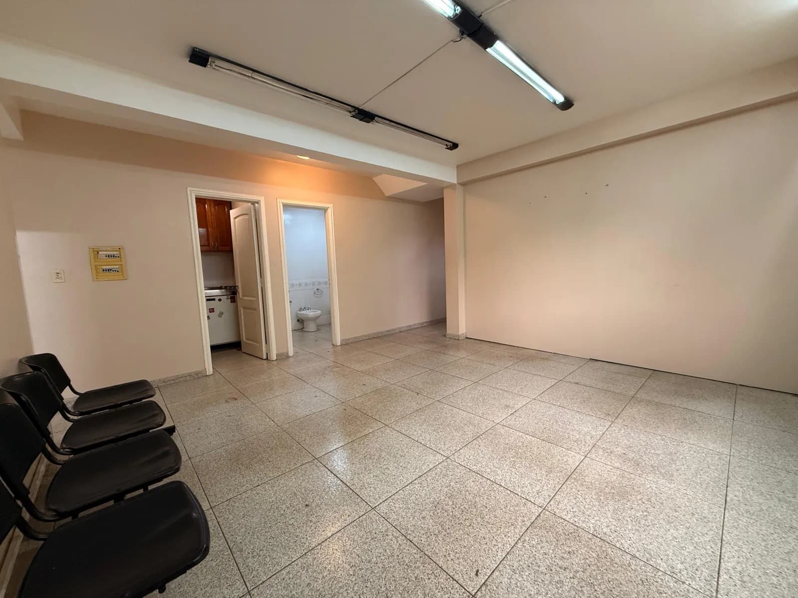 EN ALQUILER oficina premium – calle rioja y colón