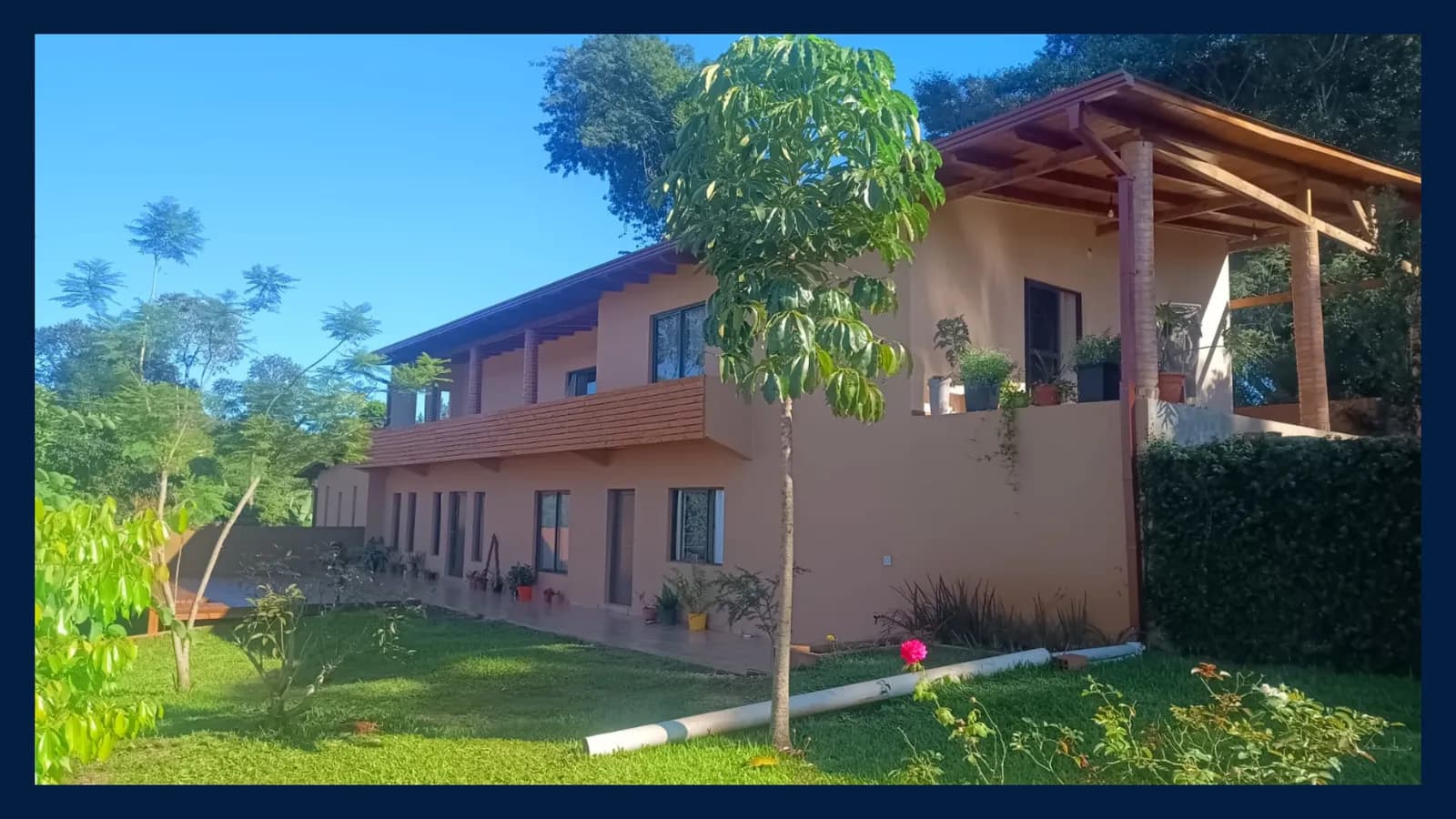 CASA 2 Plantas en VENTA (Zona Rio Uruguay – Mnes)