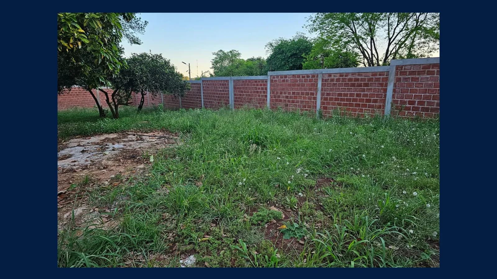 2 Terrenos Baldios en VENTA – (En Esquina con Muro)