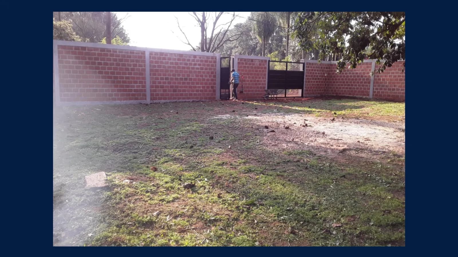 2 Terrenos Baldios en VENTA – (En Esquina con Muro)