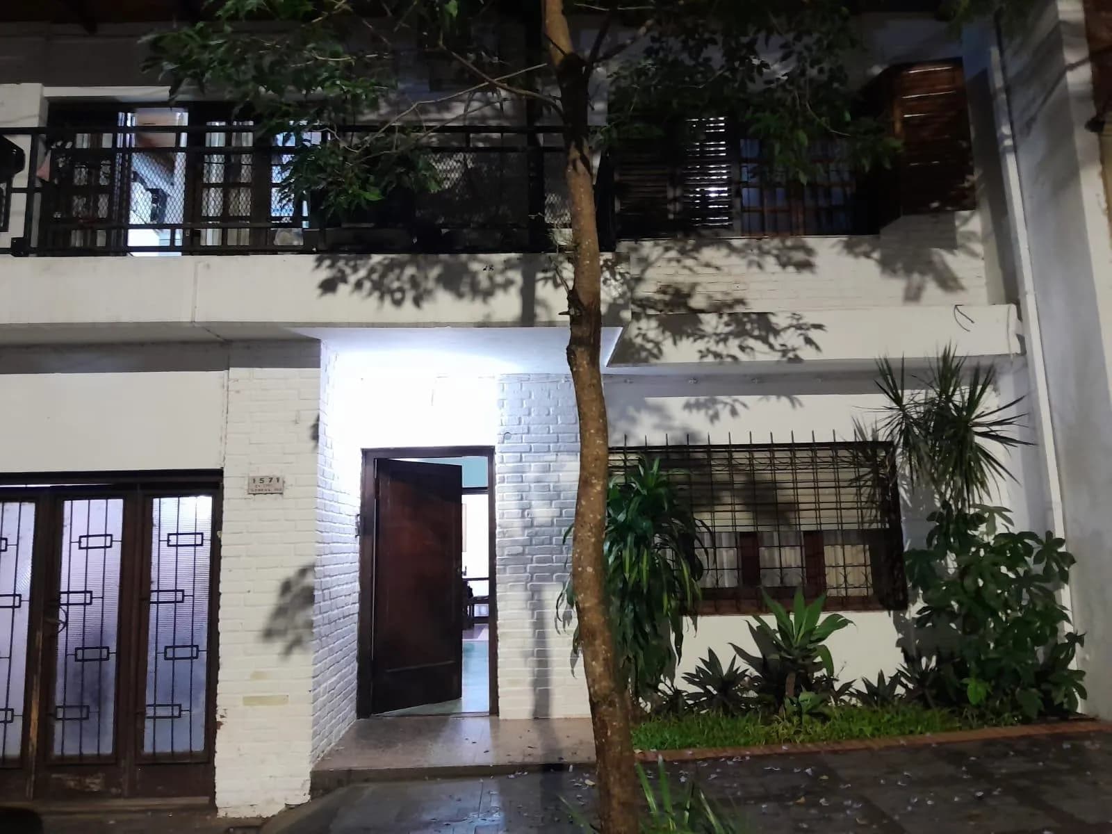 VENDO casa por Gral paz entre sarmiento y Santa Fe