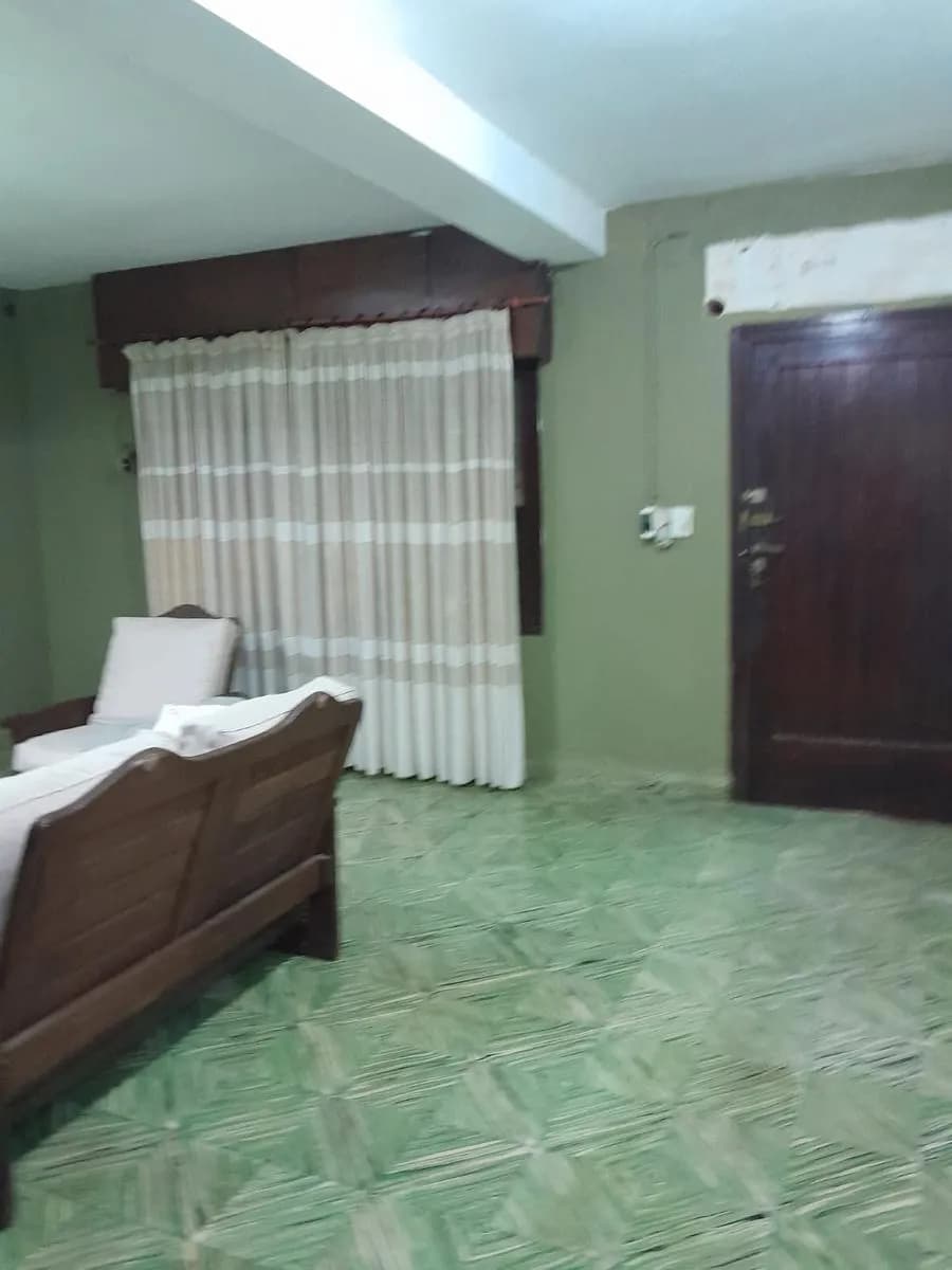 VENDO casa por Gral paz entre sarmiento y Santa Fe