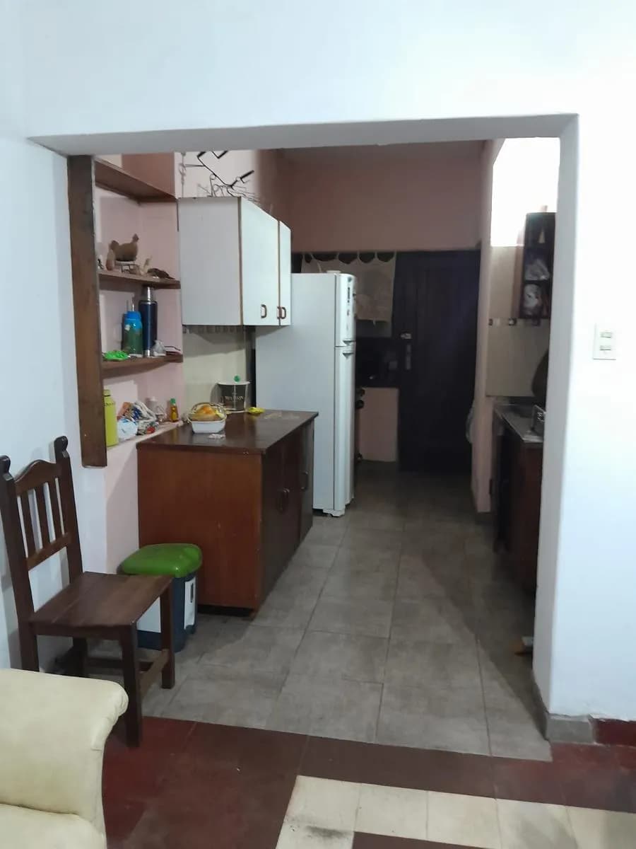 VENDO casa por Gral paz entre sarmiento y Santa Fe