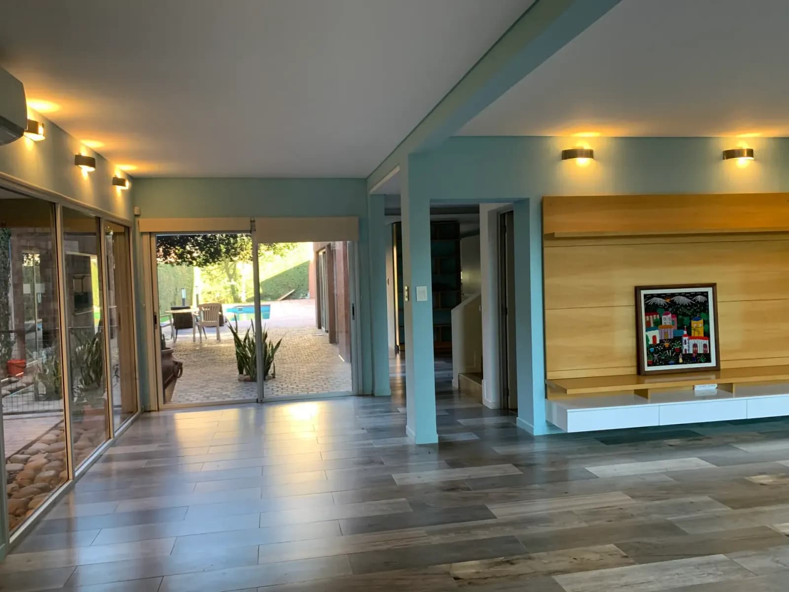 Casa de 6 de ambientes en posadas. Calidad premium ,piscina y parilla. A 200 metros del california de Sta Catalina