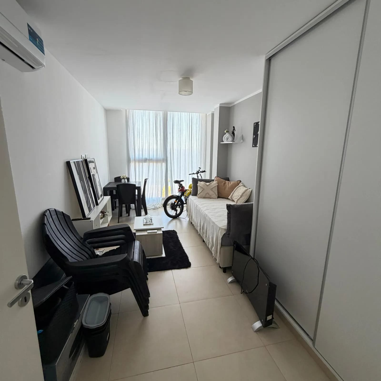 Departamento sobre Costanera, Alarif Trench