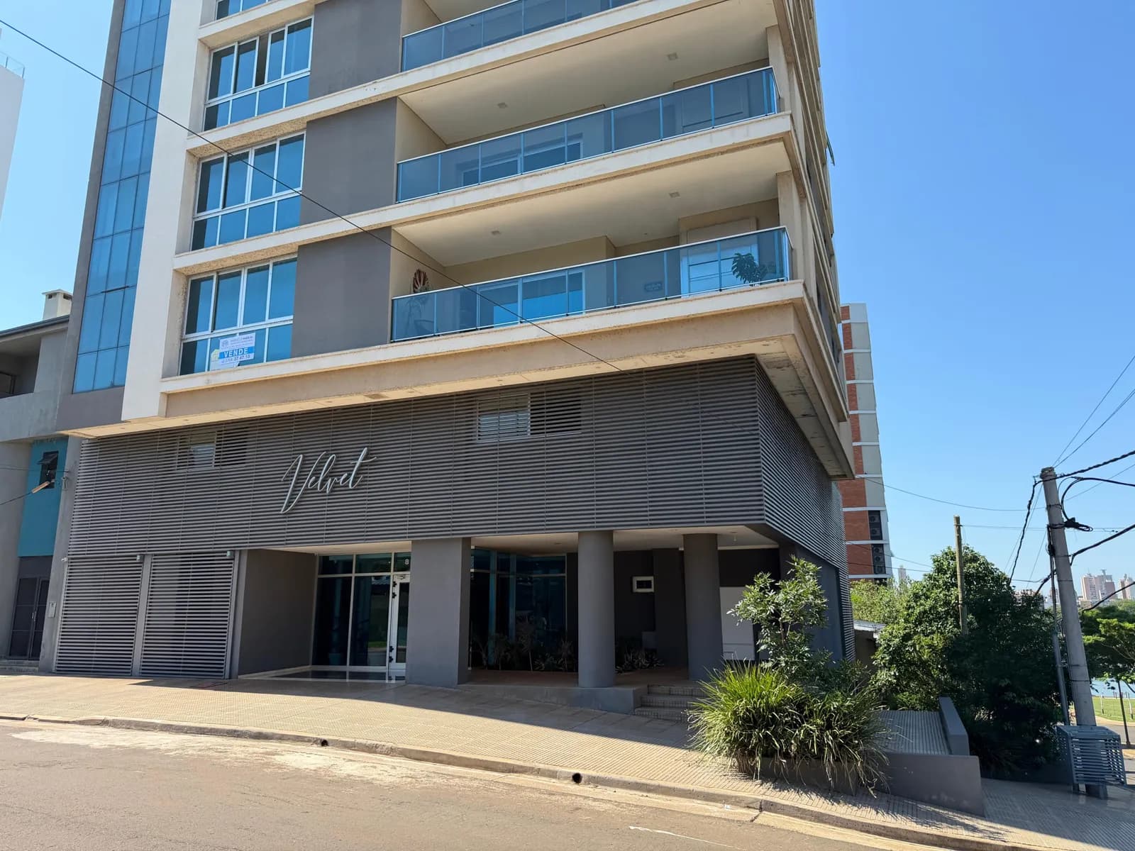 EN VENTA! Departamento en edificio Velvet