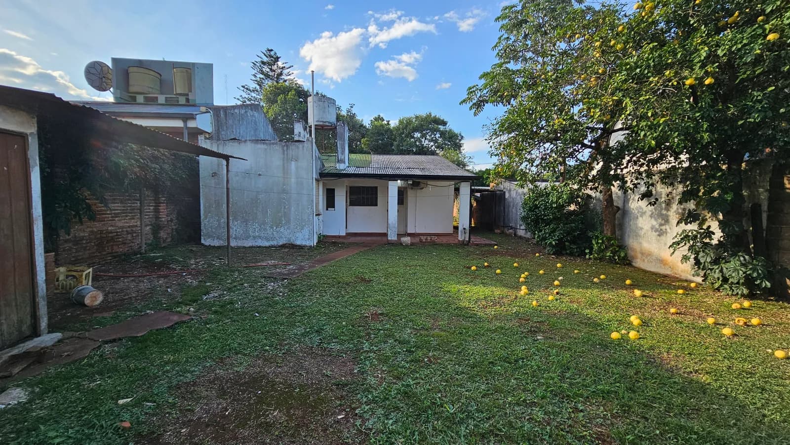 Casa 4 Dormitorios + Gran Patio (12x36m) – 50m Av. Lavalle