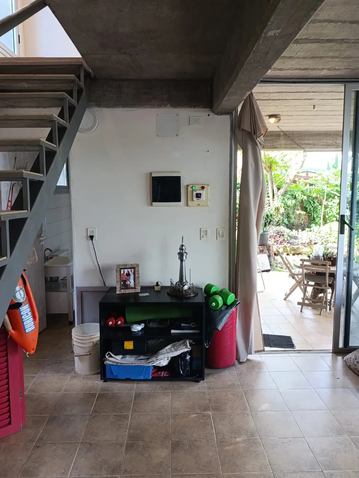 VENDO Casa 4 Dormitorios y 3 Baños uno en suite, en San Ignacio, frente al Aº Yabebiry. Playa arena. Gran parque y Piscina 6mx3m.