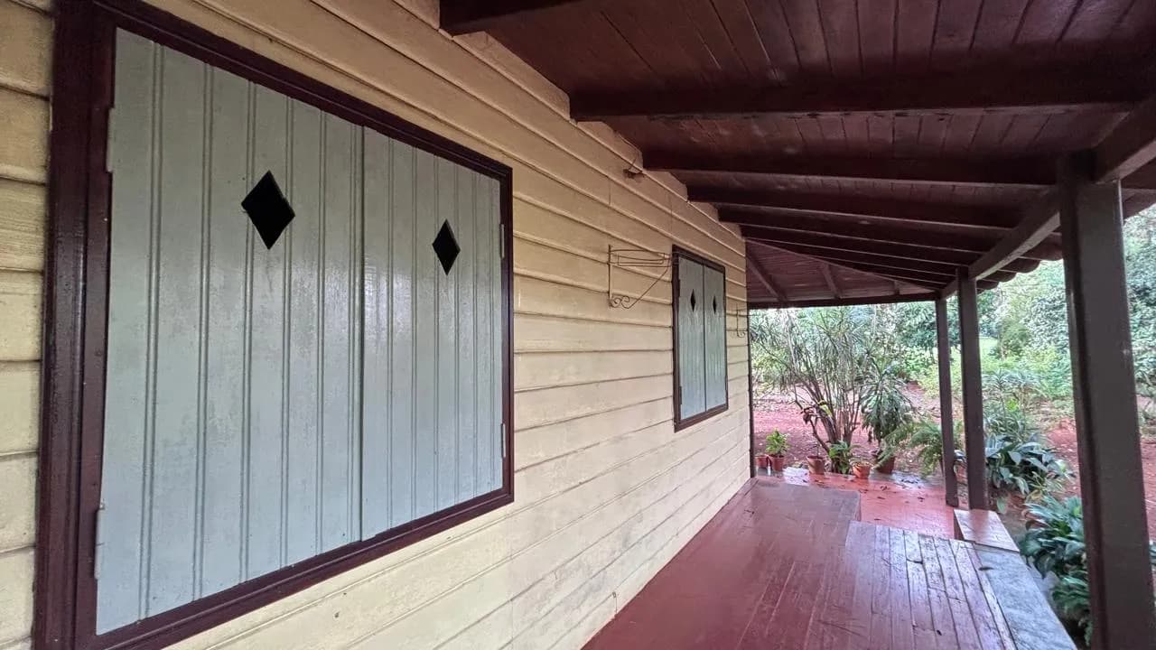 CASA EN VENTA AV. DEL COLONO-GARUHAPE, MISIONES