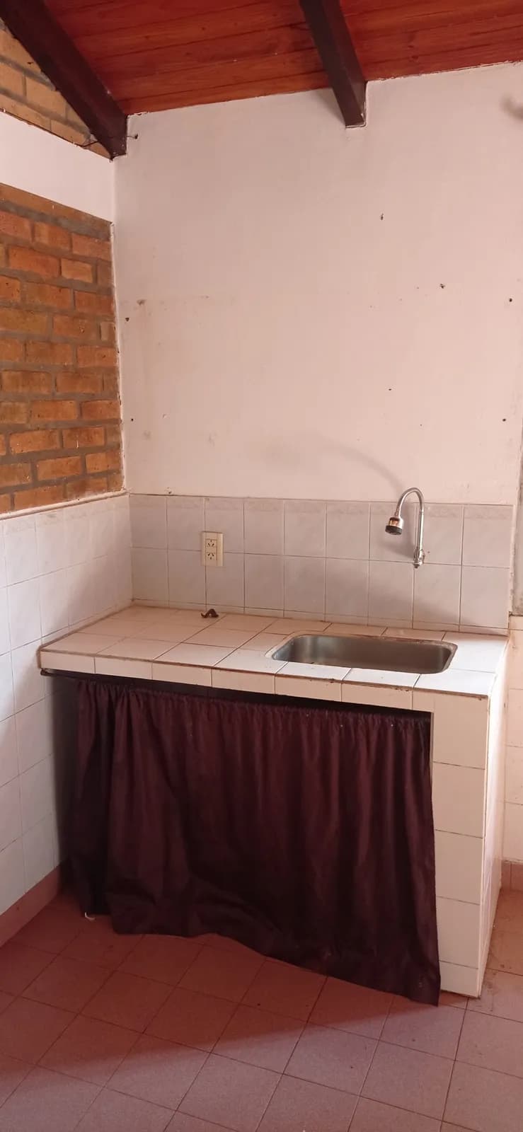ALQUILO CASA DE 2 DORMITORIOS. ZONA UNAM