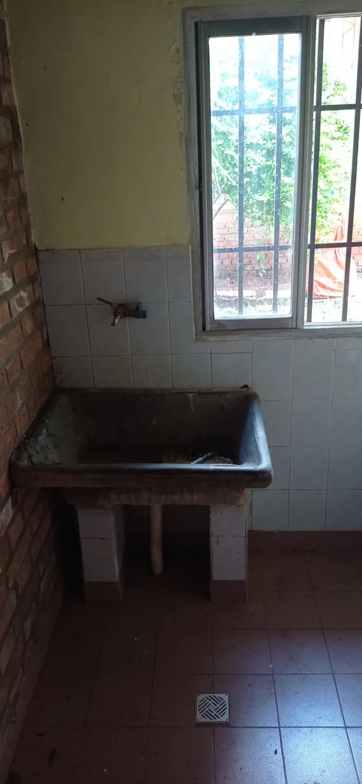 ALQUILO CASA DE 2 DORMITORIOS. ZONA UNAM