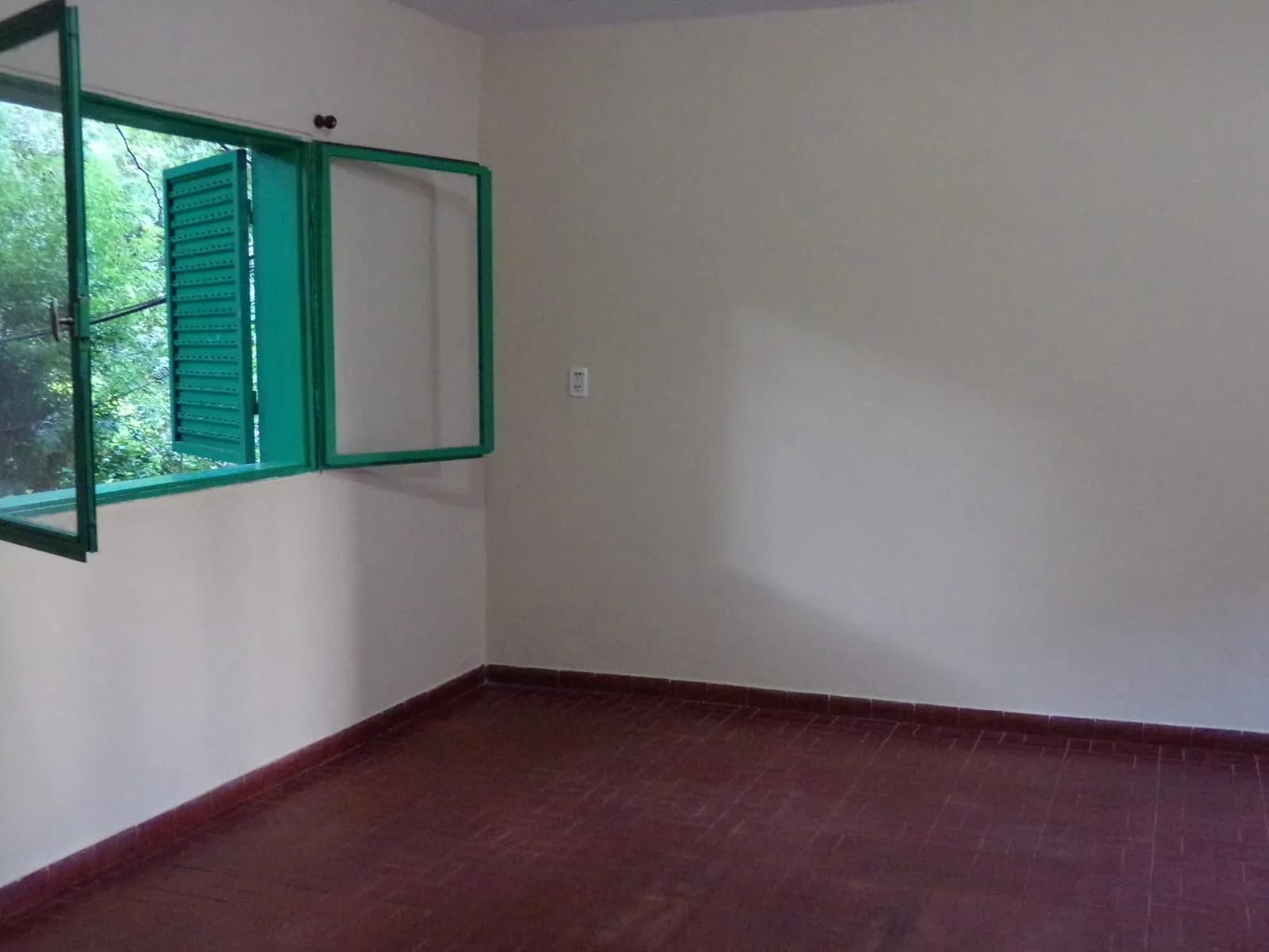 Alquiler- dpto de 3 dorm.- B. Los Pinos