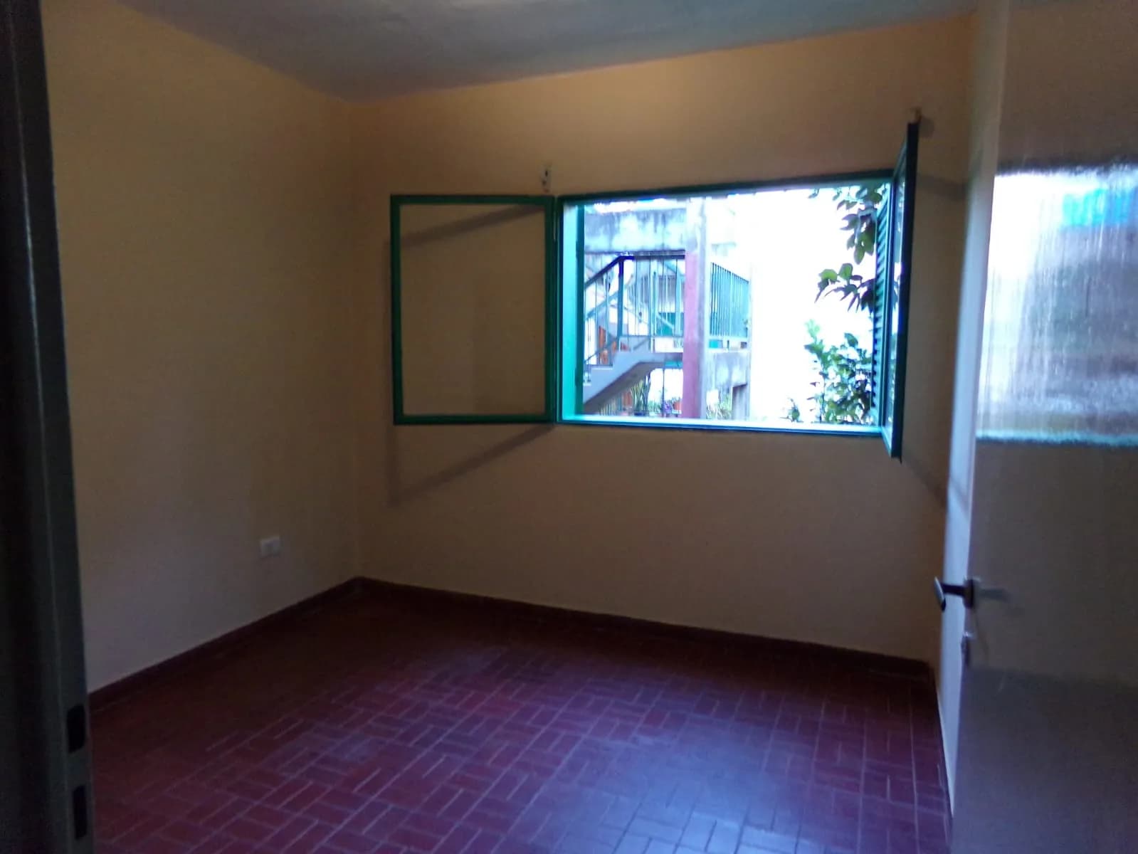 Alquiler- dpto de 3 dorm.- B. Los Pinos