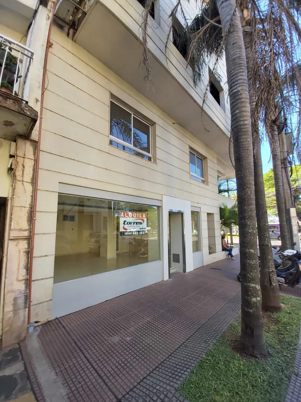 HERMOSA OFICINA y LOCAL COMERCIAL