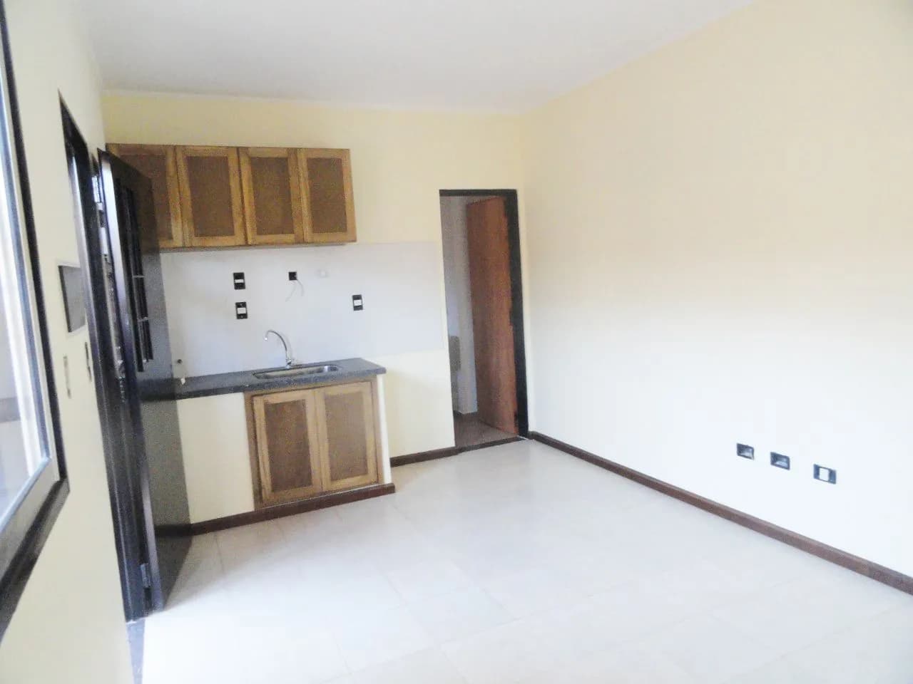 ALQUILER MONOAMBIENTES, 1° P, a SOLO 100 m UGD Campus