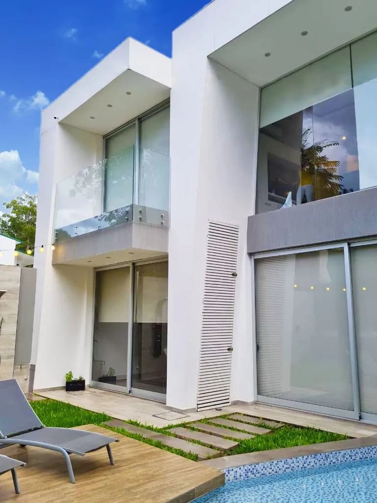 GRAN CASA MODERNA DE 3 DORMITORIOS EN VENTA Y EN ALQUILER!!