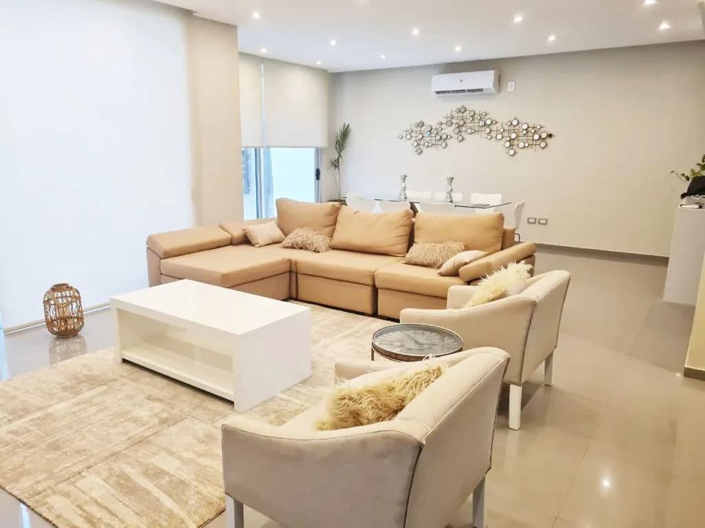 GRAN CASA MODERNA DE 3 DORMITORIOS EN VENTA Y EN ALQUILER!!