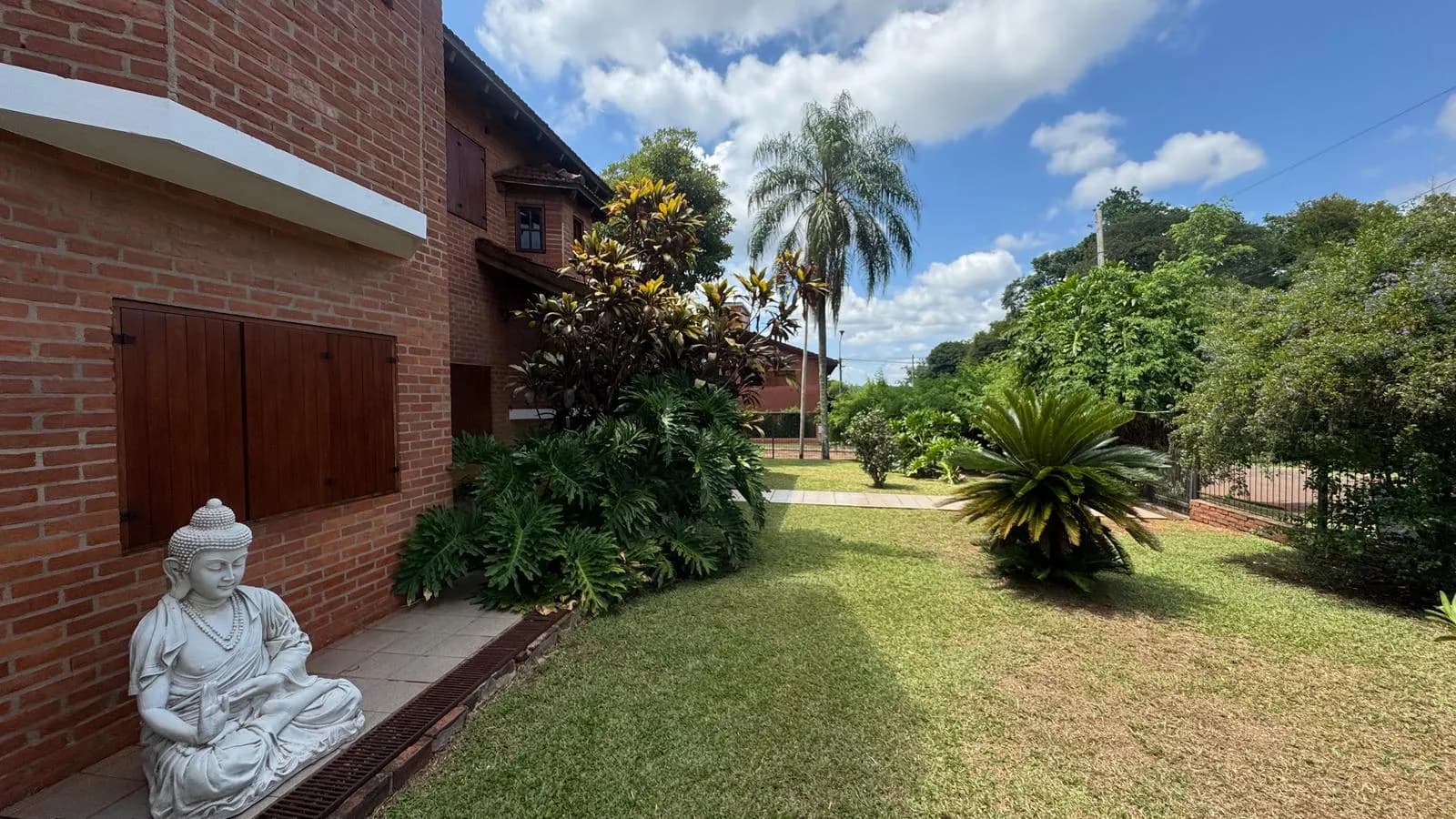 Casa en venta cuartro dormitorios y piscina El Dorado, Misiones