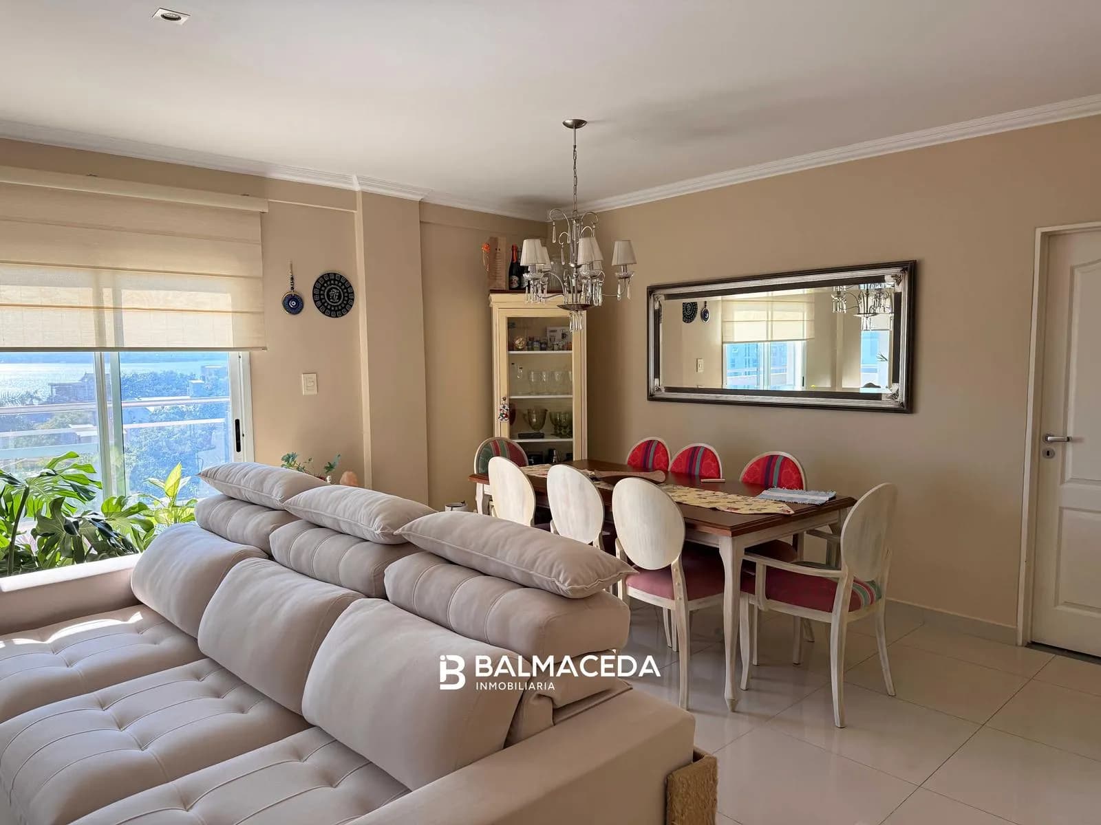EXCELENTE DEPARTMENTO EN VENTA DE 3 DORMITORIO CON COCHERA - VILLA SARITA