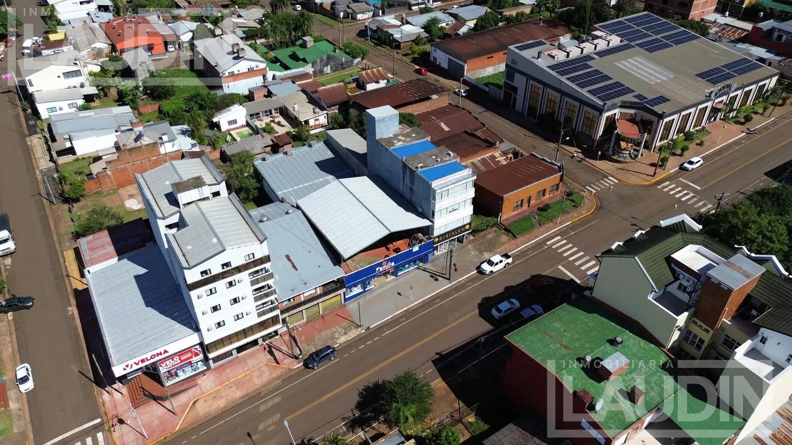 Local centrico en Leandro N Alem