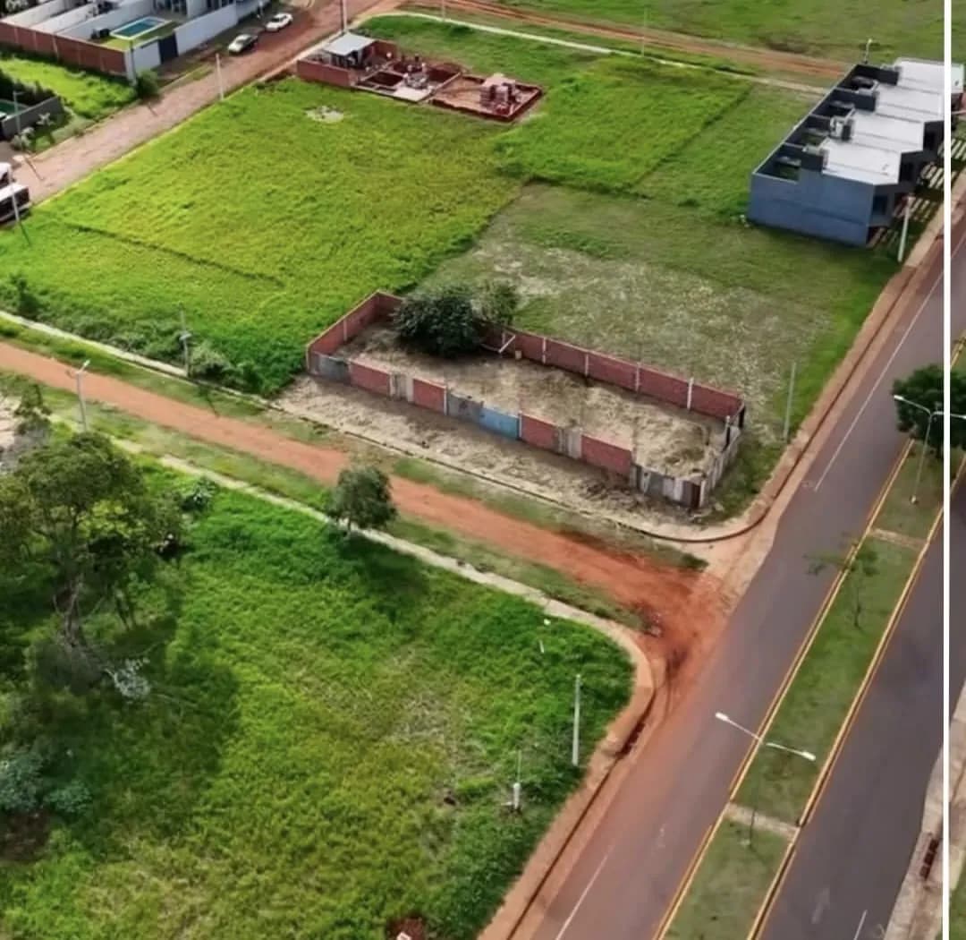 Vista aérea de terreno cercado
