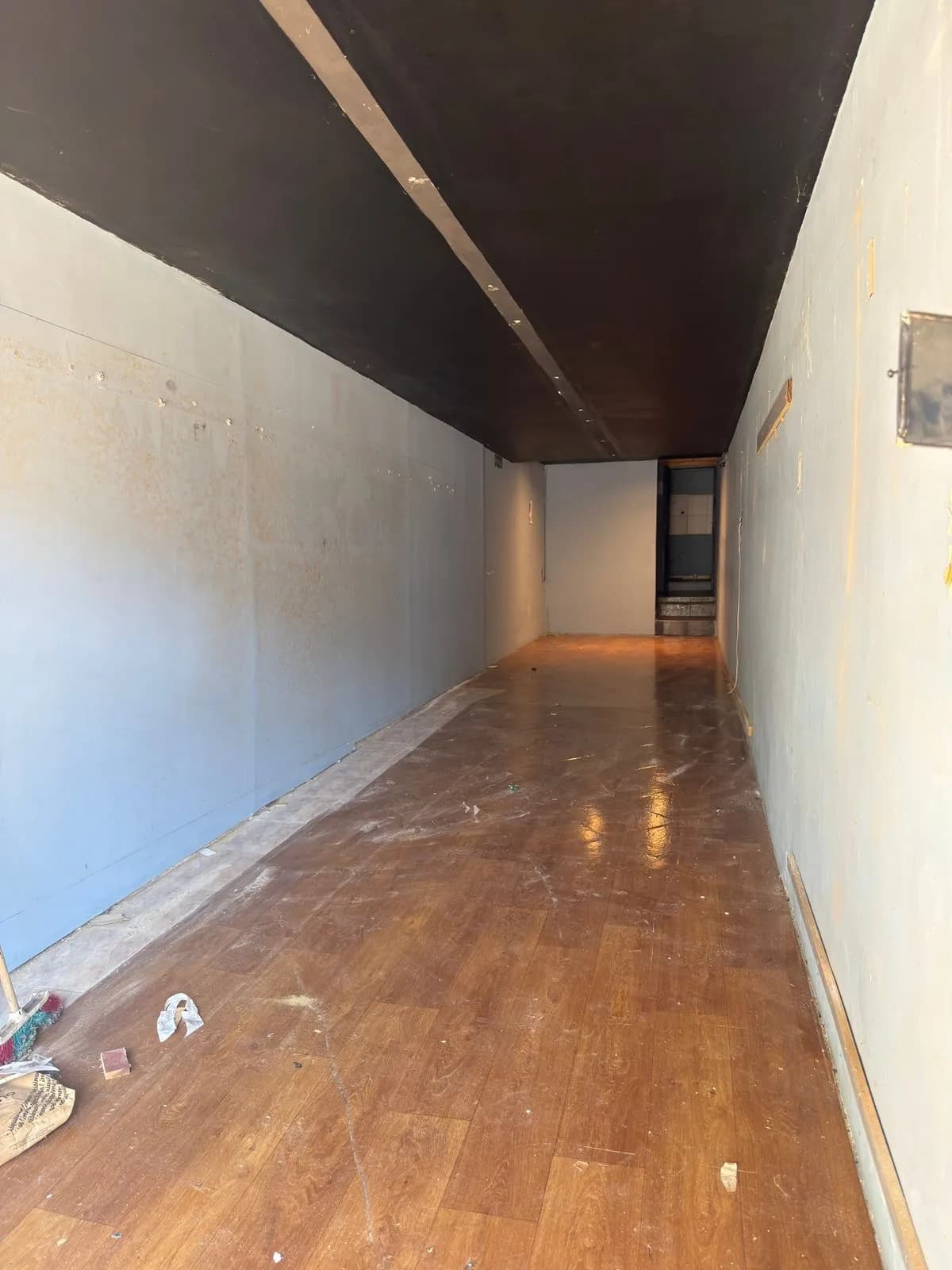Local comercial alargado para reformar