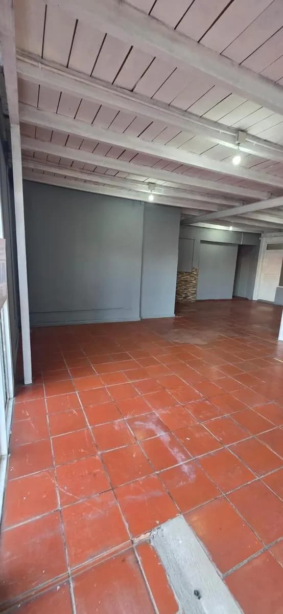 Local de 130m2 en Rotonda de Posadas