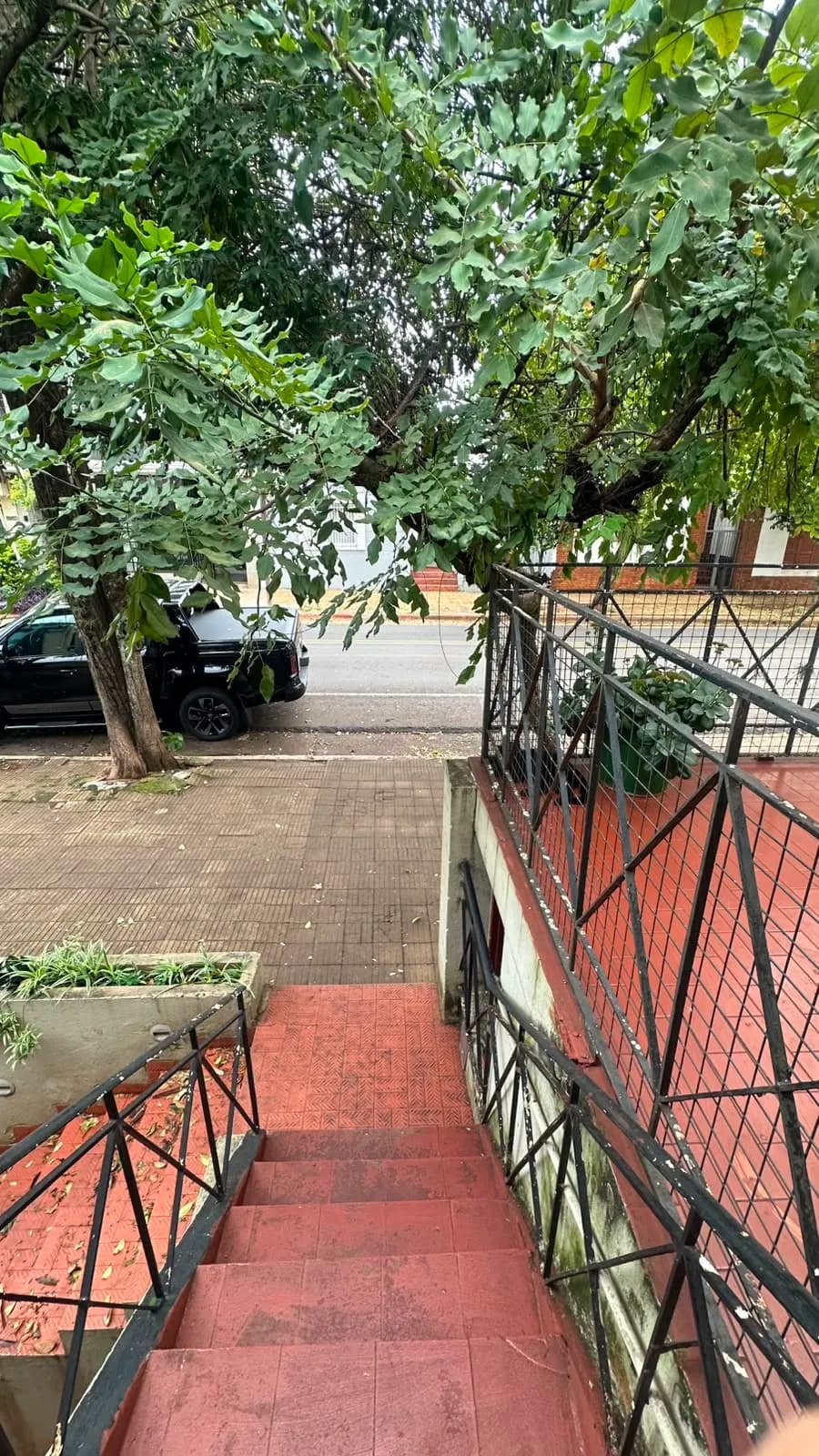 Escaleras de acceso a la propiedad