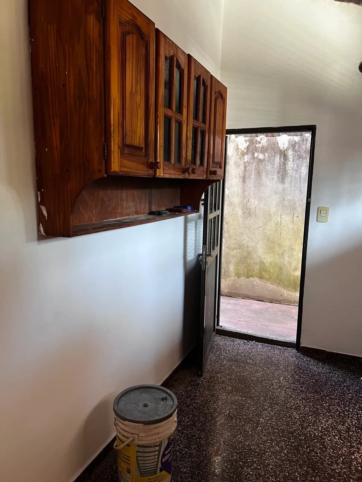 Ambiente con mueble de madera