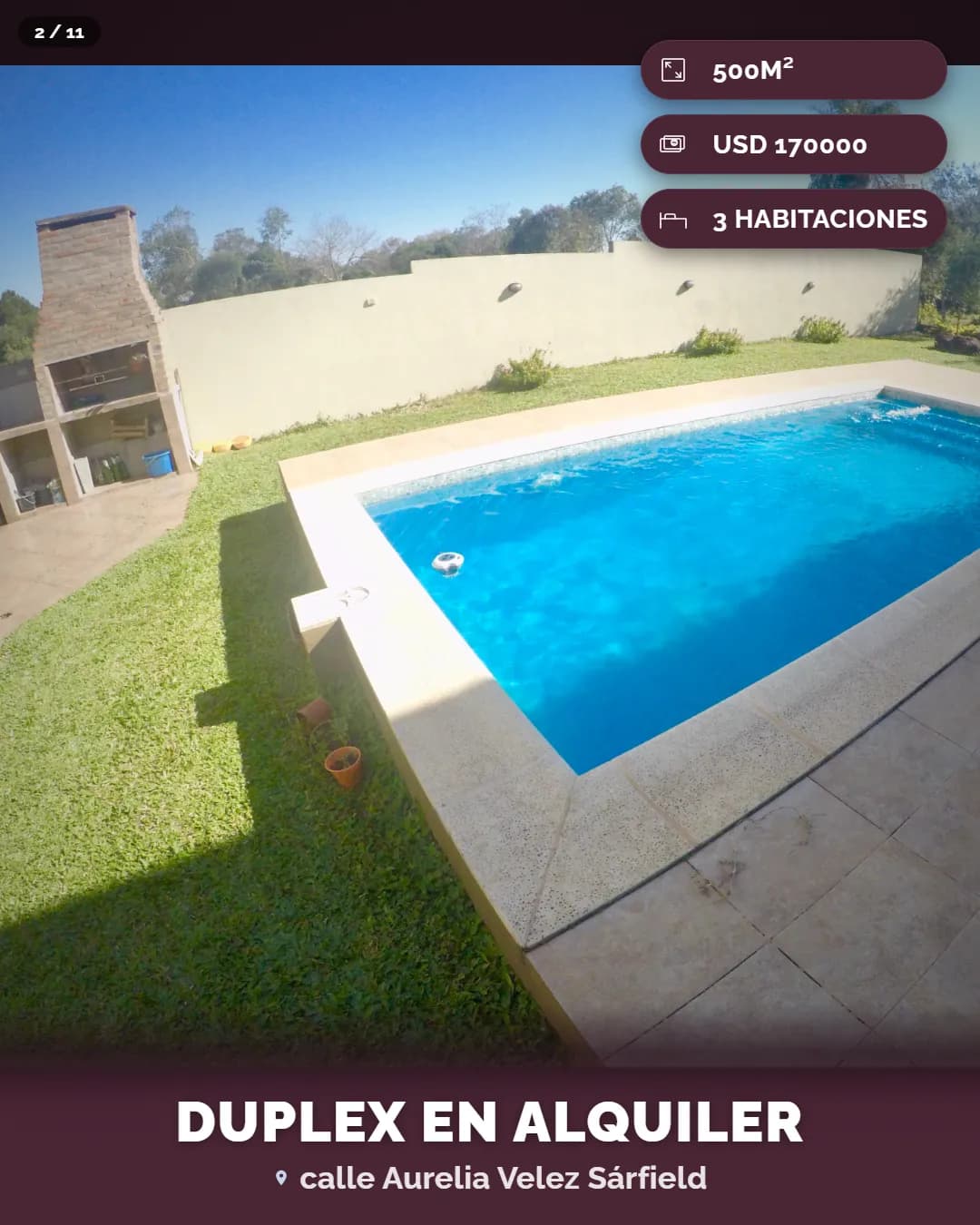 Patio con piscina y parrilla