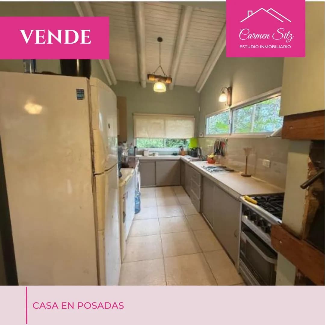 Cocina alargada de una casa