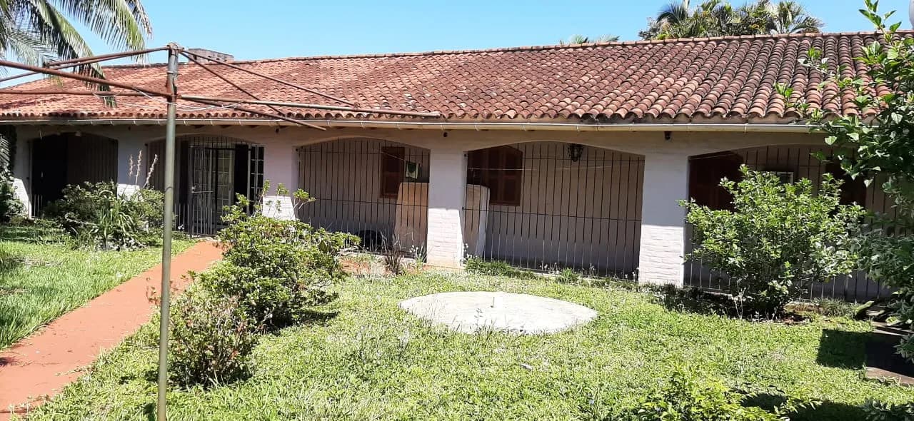 Casa de campo con amplio jardín