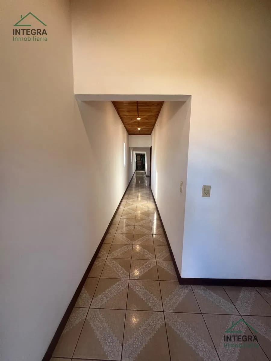 Local Comercial En Venta Con Galpón y Oficinas - Av. Santa Catalina